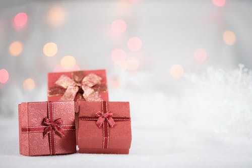 Perfect Gifts For Your Wife That Surely Bring A Million Dollar Smile on Her Face